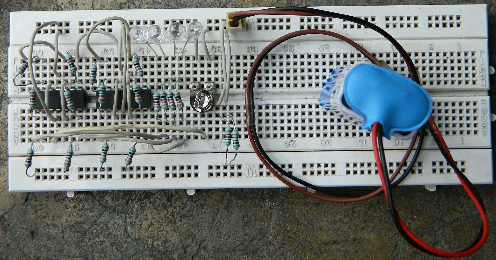 Voltage Level Detector Circuit, Working, Circuit Diagram, Simulation