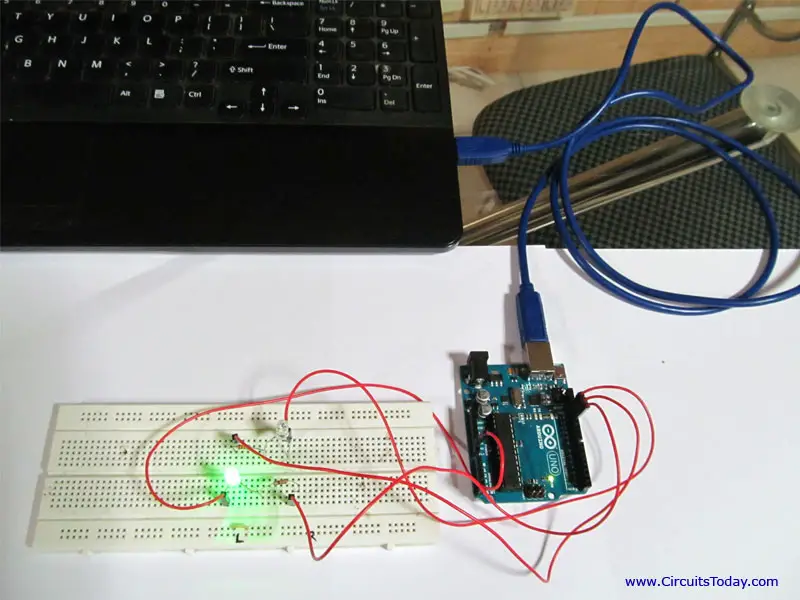 How to blink 2 led's with arduino